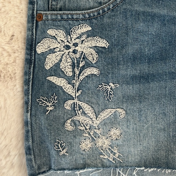 Lucky Brand cut off jean shorts - Picture 2 of 5